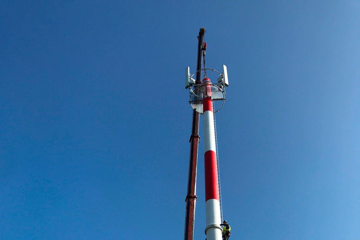 Toliau statome gelžbetoninius telekomunikacijų bokštus
